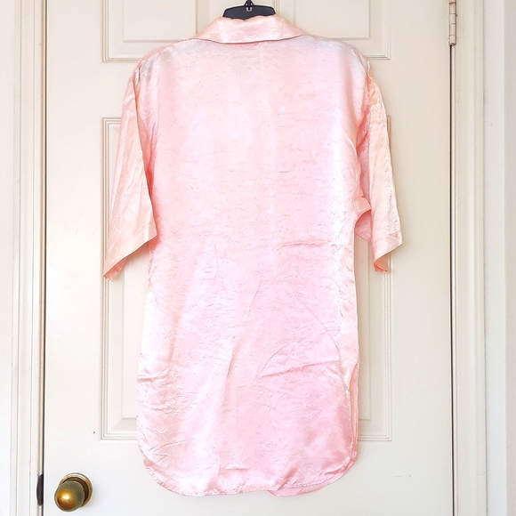 Woman's Satin sleep shirt. - Picture 2 of 4